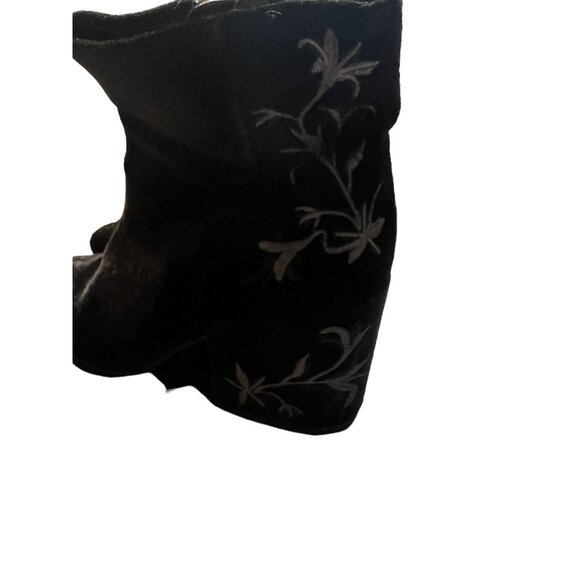 Kenneth Cole Renna Black Velvet Ankle Booties Boots Embroidered Size 7 - Picture 4 of 6